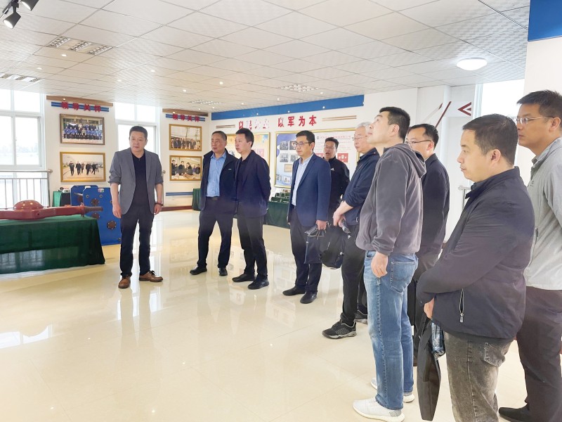 淮海工業(yè)集團參觀調(diào)研.jpg 淮海工業(yè)集團參觀調(diào)研.jpg