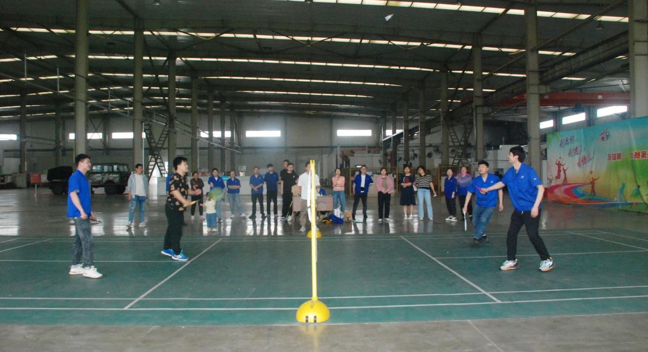 南陽(yáng)向東公司第七屆羽毛球比賽圓滿(mǎn)落幕